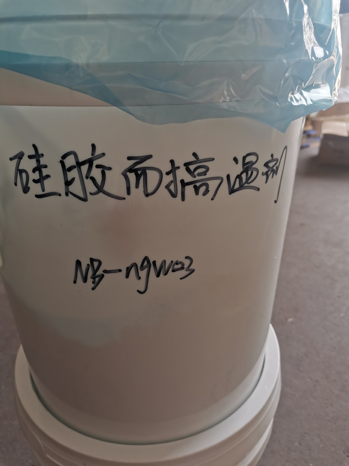 亞克力硬度是多少_亞克力和pvc哪個(gè)硬度高_(dá)pvc硬度50高還是90